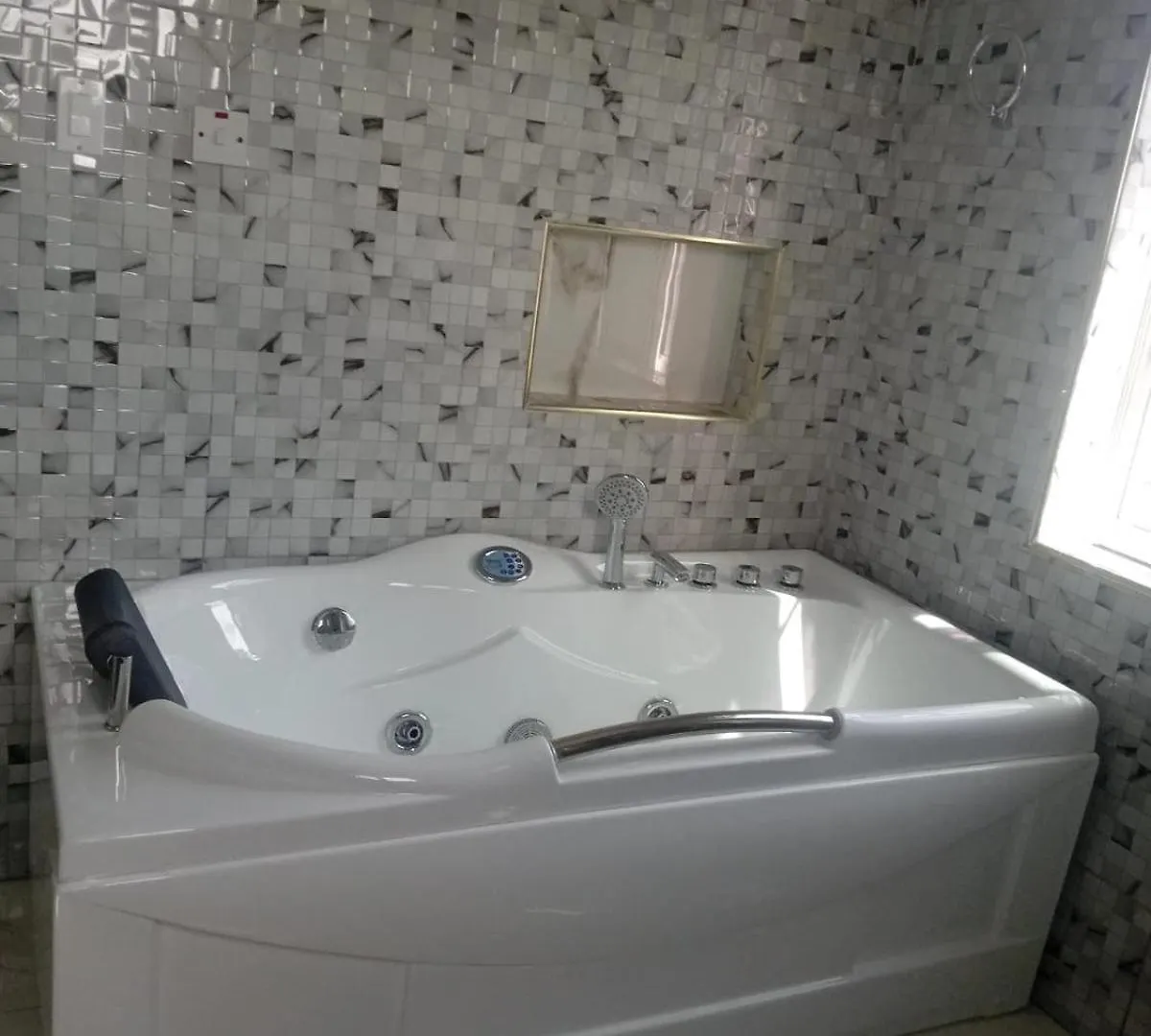 Atro Travels#Phoenix Park Village#Jacuzzi#1 Br#Ac Portmore 0*,